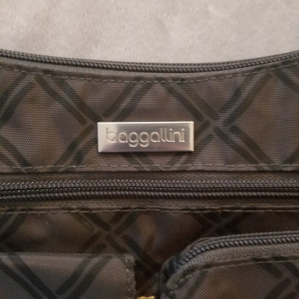 Baggallini Gray/Blk Diamond Pattern Crossbody - image 5